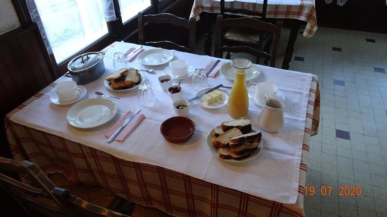 Au Pont De La Gineze Bed and Breakfast Barjac  Eksteriør billede