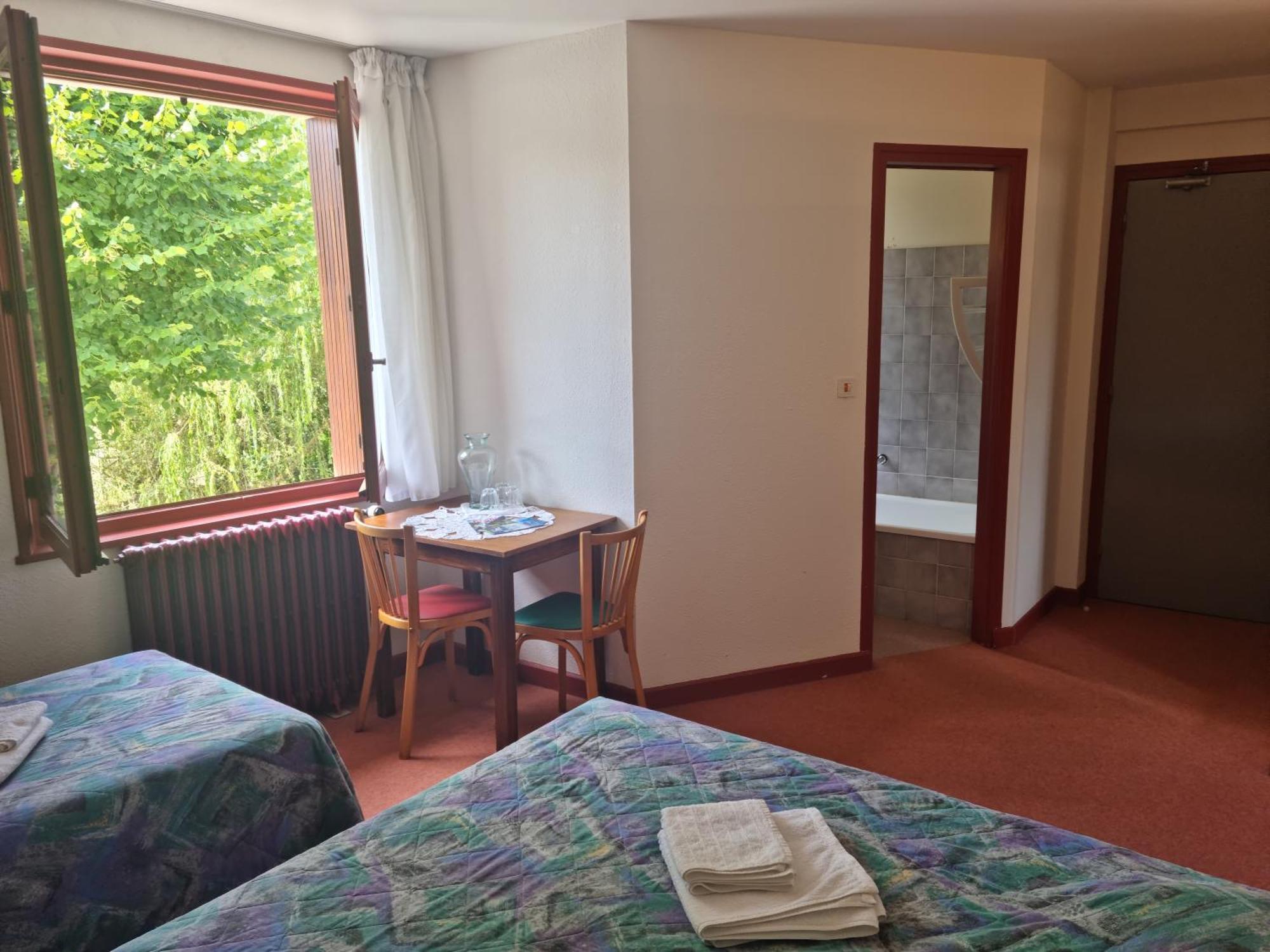 Au Pont De La Gineze Bed and Breakfast Barjac  Eksteriør billede